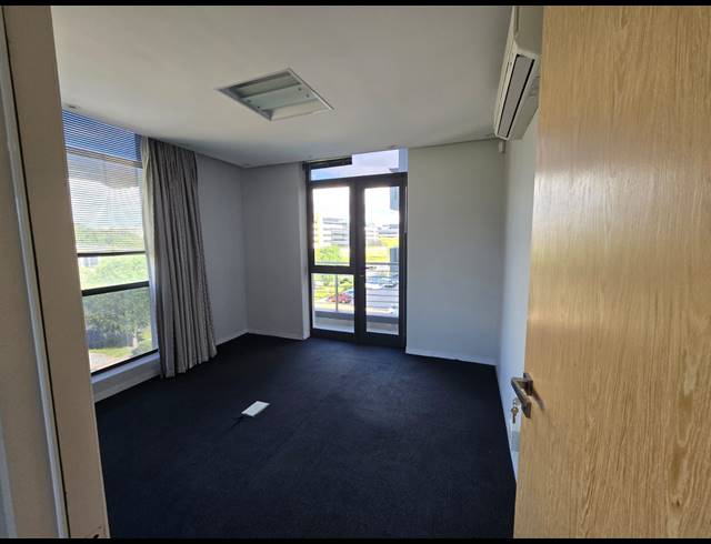 395M² OFFICE TO LET IN TYGER VALLEY